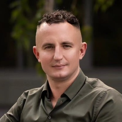 Radosław Zacha - specjalista  ds. nieruchomości